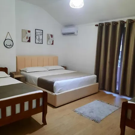 M Vera With Kitchen And Vendégház 3*