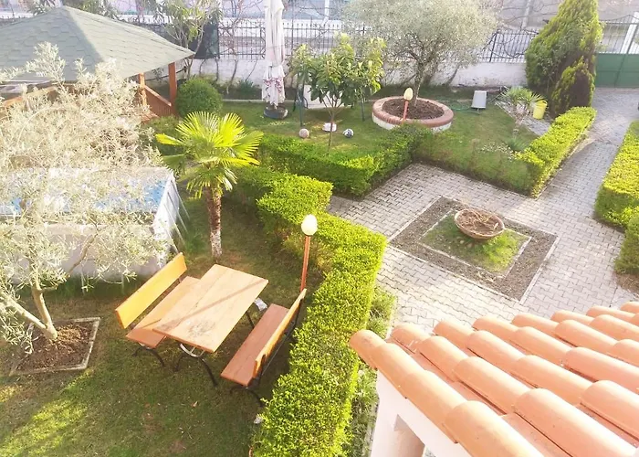 M Vera With Kitchen And