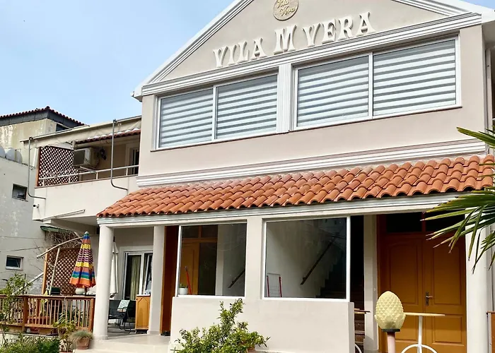 M Vera With Kitchen And Maison d'hôtes