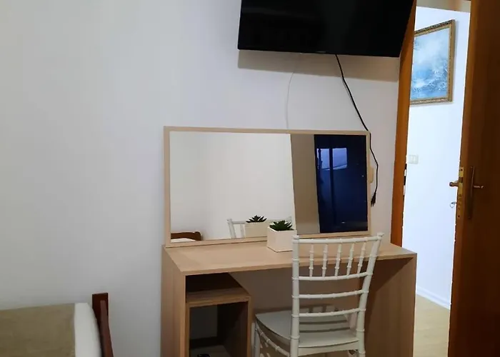 M Vera With Kitchen And