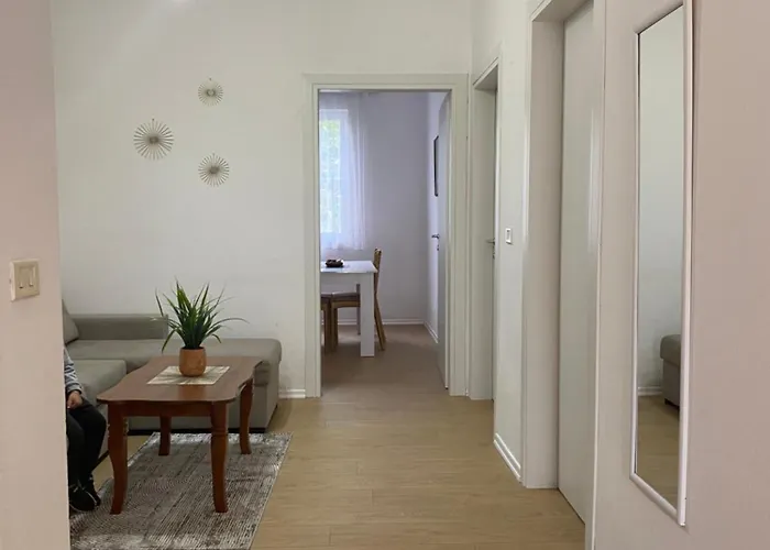 M Vera With Kitchen And Maison d'hôtes