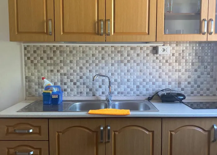 M Vera With Kitchen And