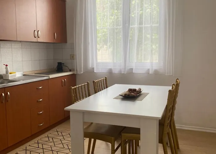 M Vera With Kitchen And 게스트하우스 Durrës